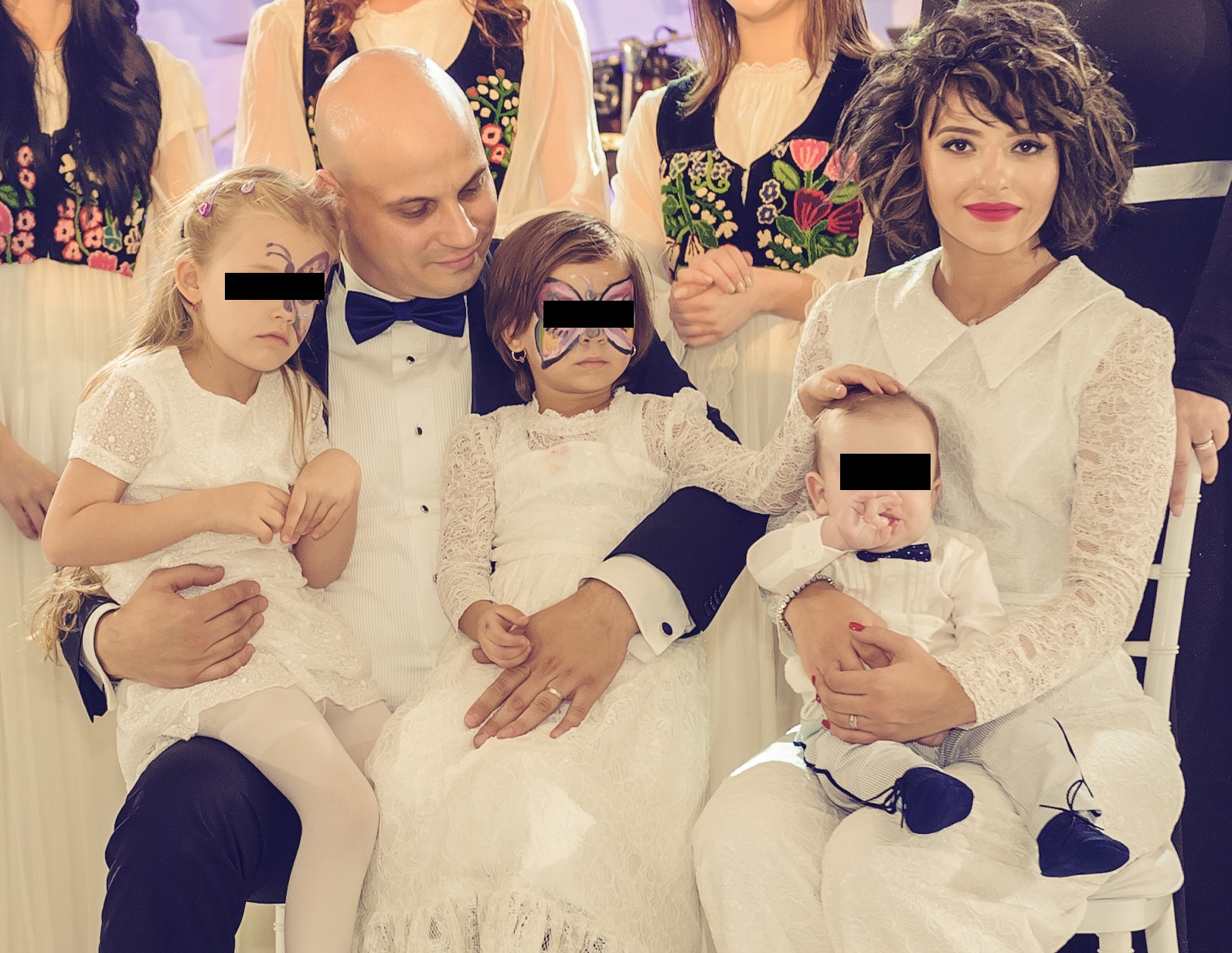 Giulia Anghelescu este căsătorită cu Vlad Huidu şi are doi copii, Antonia şi Mikael