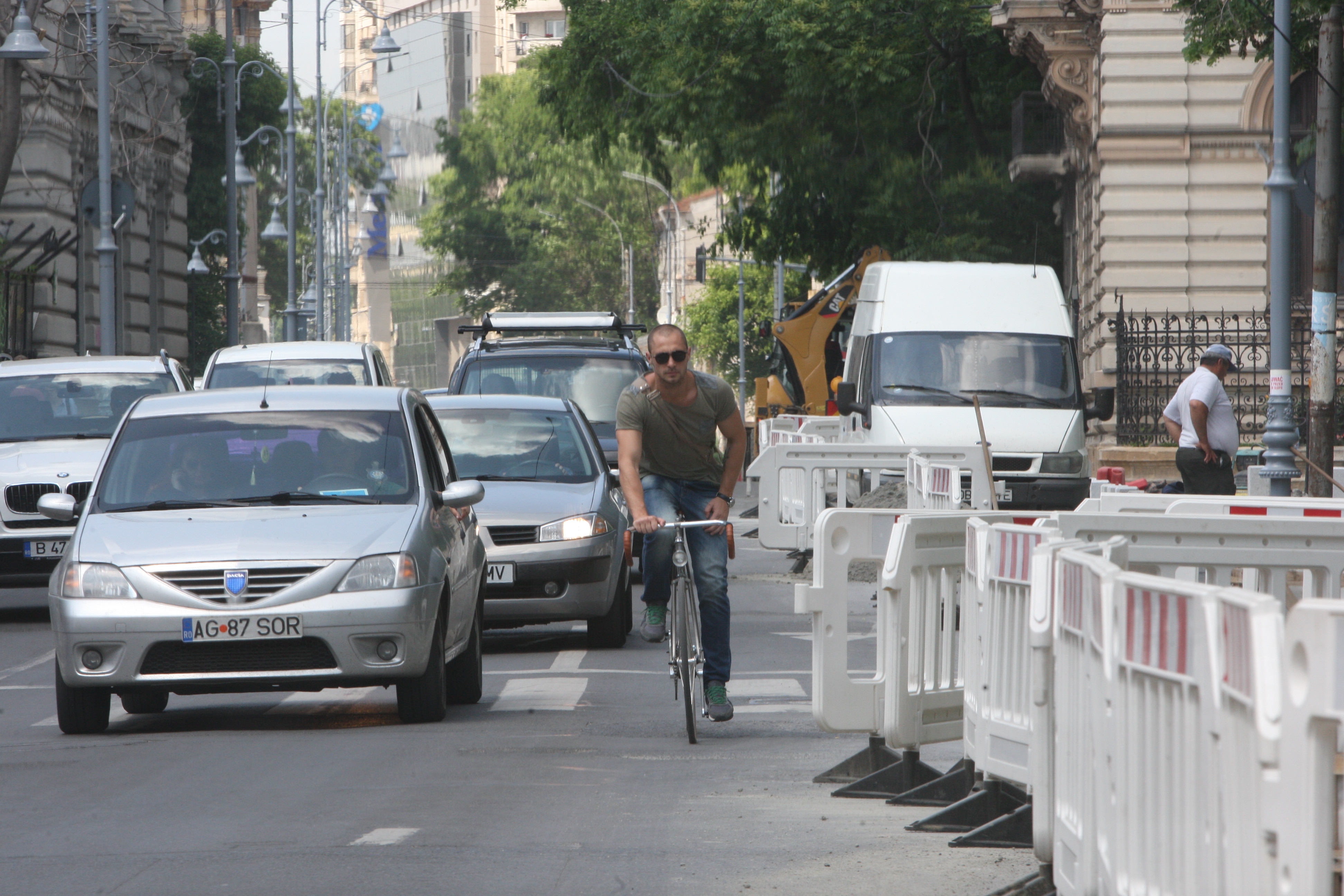 Actorul si-a descoperit mai nou pasiunea de a merge pe bicicleta