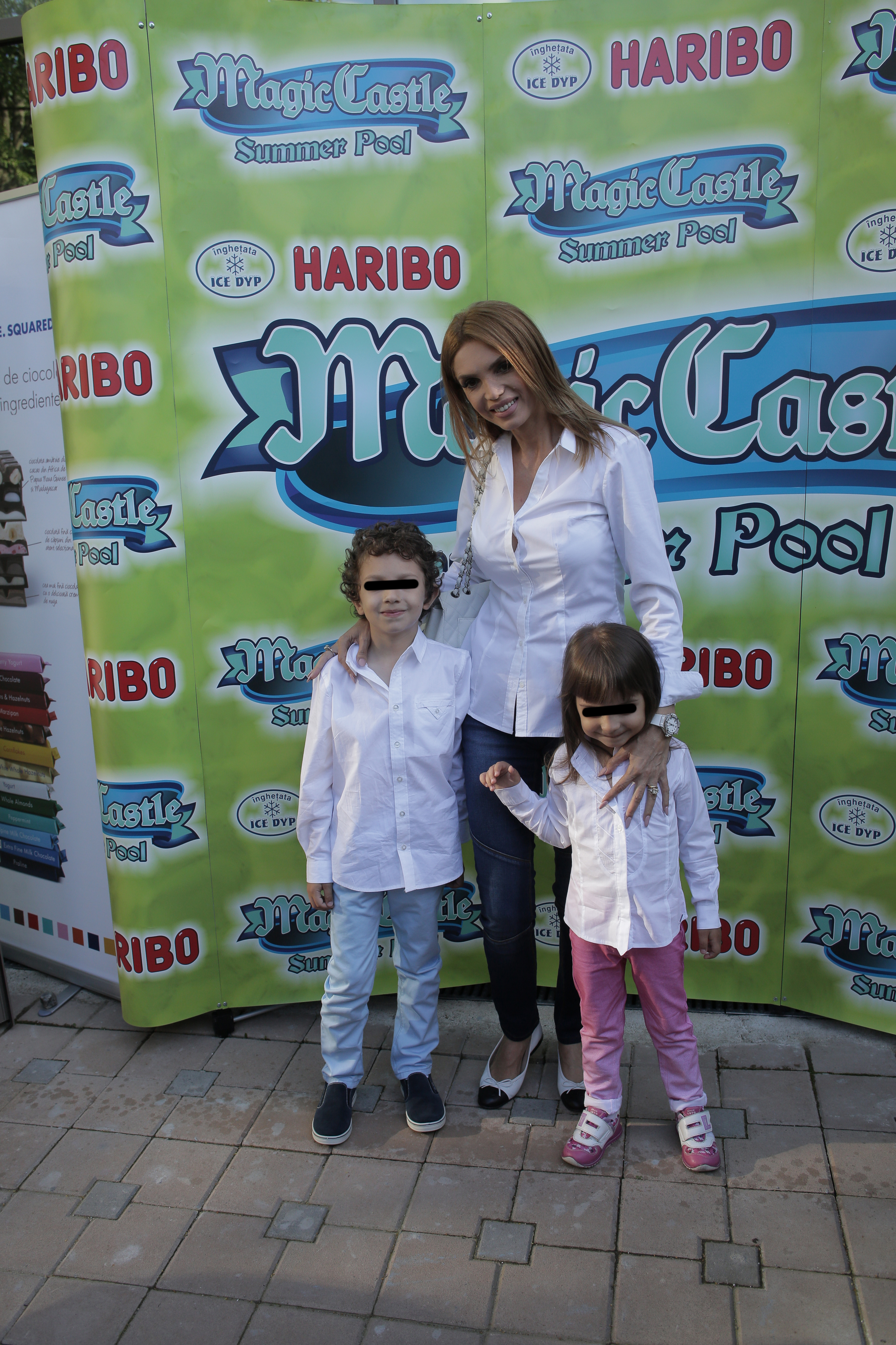 Cristina Spătar, împreună cu cei doi copii
