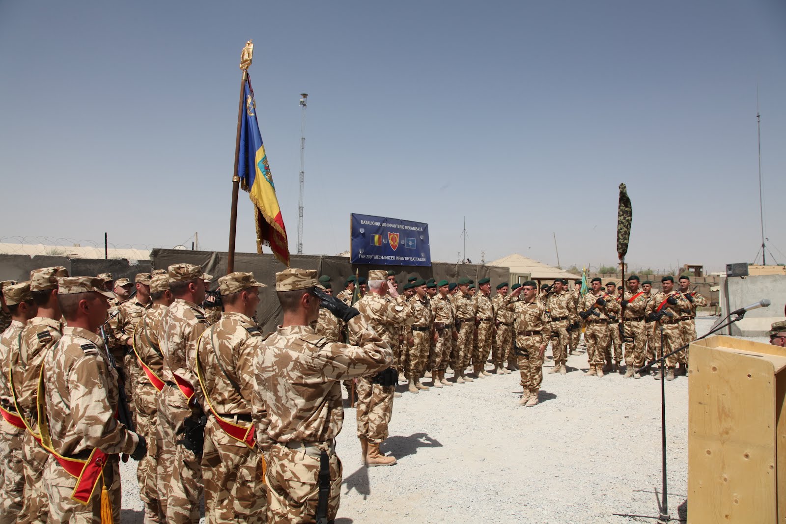 militari romani in Afganistan