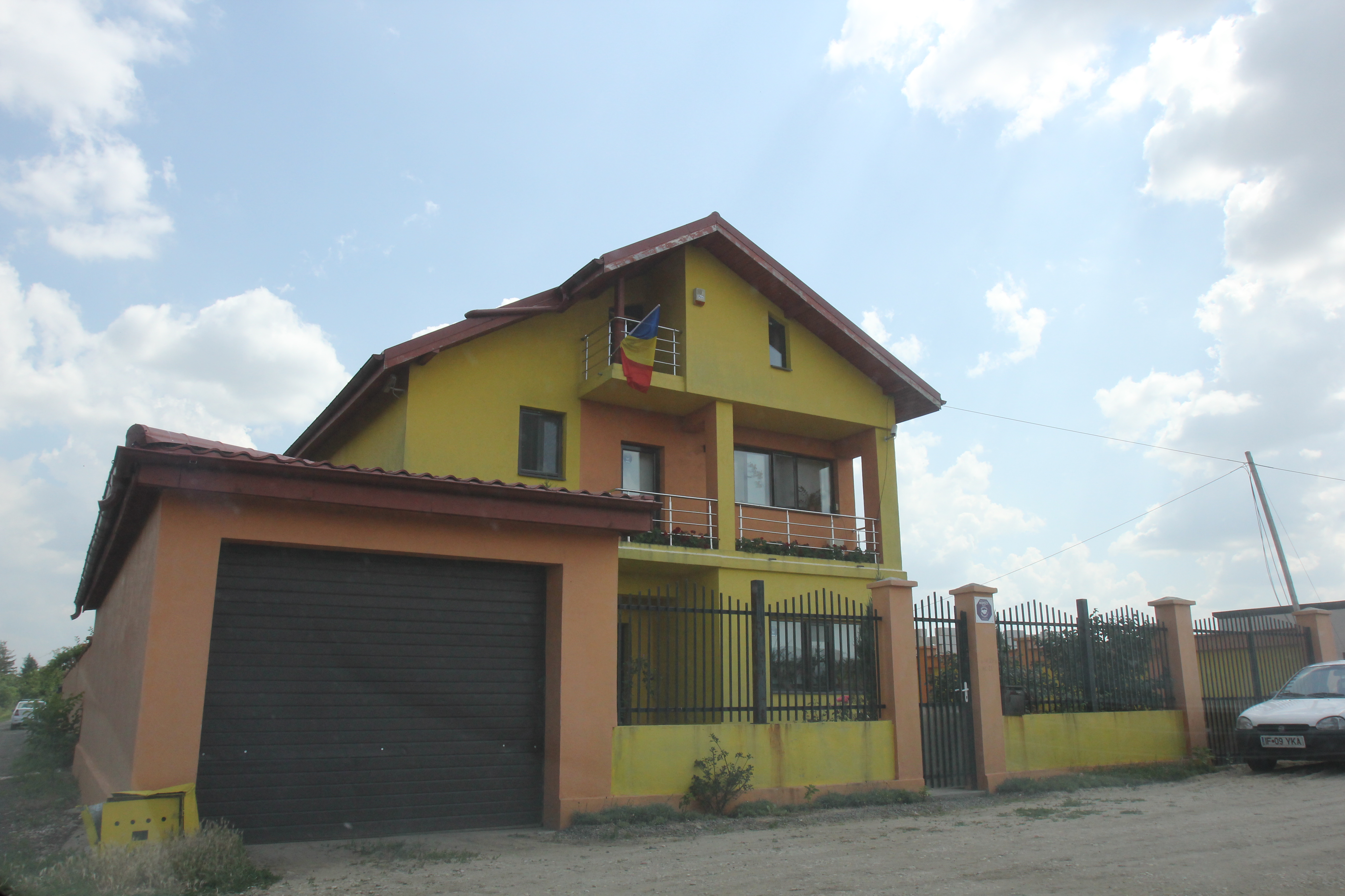 Costica Varzaru si-a construit o vila somptuoasa la marginea Bucurestiului