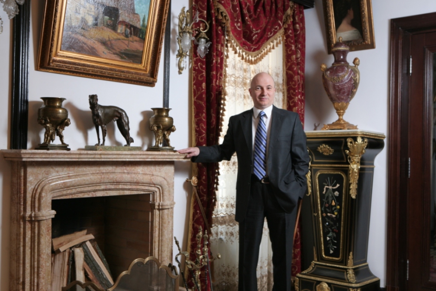 Codrin Stefanescu este unul dintre cei mai bogati politicieni din Romania (sursa foto - Revista 