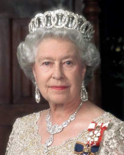 Regina Elisabeta a II a afost data in judecata de catre o romanca
