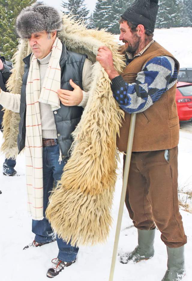 Gigi Becali si eterna lui dragoste pentru stana!