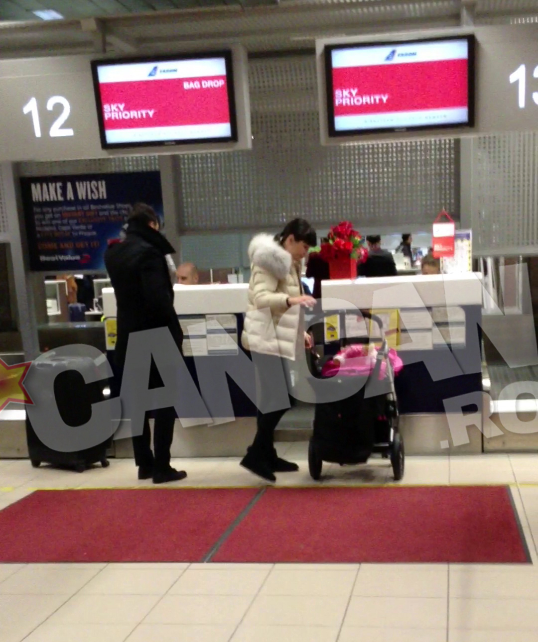 Elena Basescu si familia ei au ajuns la aeroport doar cu jumatate de ora inainte de decolare