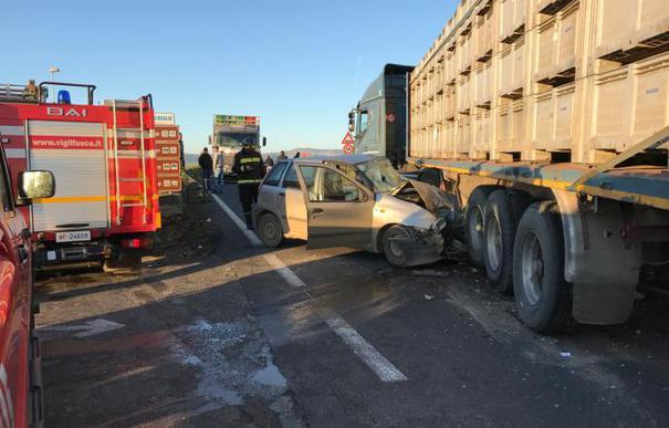 Trei români au fost răniţi grav într un accident din Italia