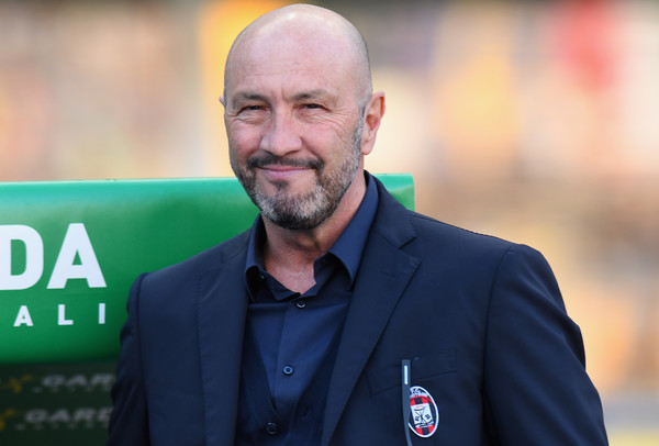 Walter Zenga are o nouă iubită după ce a divorțat de Raluca Rebedea. Noua cucerire a italianului este tot româncă