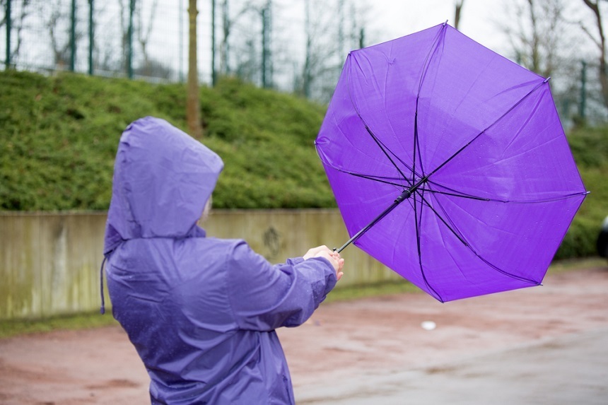 Atenţionare meteorologică: cod galben de vânt puternic. Ce zone sunt afectate