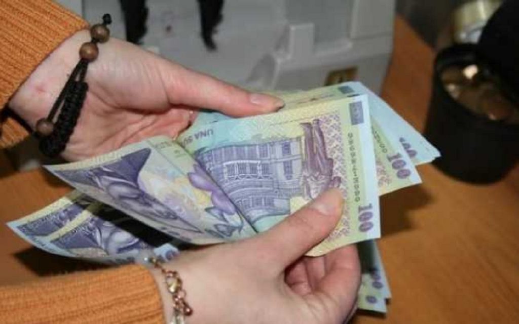 Salarii mai mari pentru o anumită categorie de angajați români. Ce obligații trebuie să îndeplinească aceștia