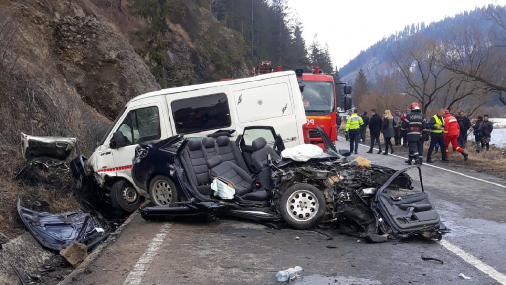 Accident cumplit în Mureș! Sunt șase victime printre care și copii, după ce două autoturisme s-au ciocnit violent