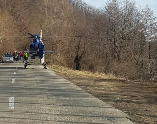 Accident grav în Prahova. La fața locului a aterizat un elicopter SMURD