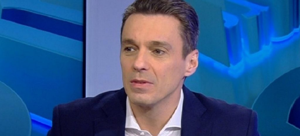 Mircea Badea, oprit de Poliție după ce a plecat de la emisiunea lui de la Antena 3: „A venit unul, săracul, și tremura rău. A urlat la mine”