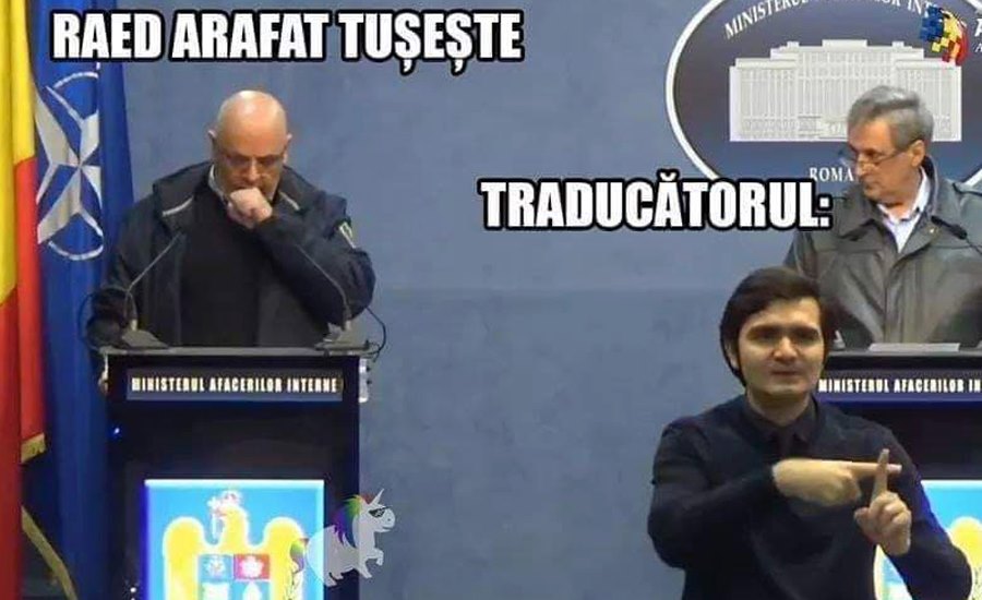 Cum reușește Bogdan (interpretul pentru surdo-muți al MAI) să țină pasul cu discursurile rapide ale lui Vela și Arafat