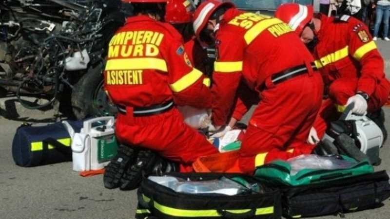 Grav accident în Maramureș. Un bărbat a murit după ce s-a răsturnat cu tractorul