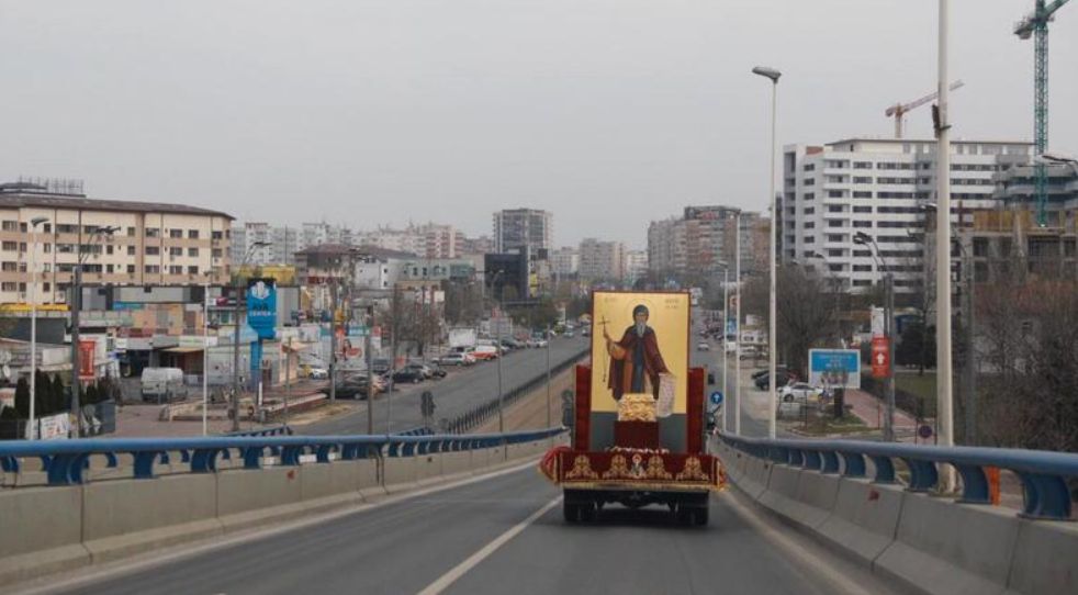 Procesiune cu moaştele Sfântului Dimitrie cel Nou în București. Ce au făcut oamenii