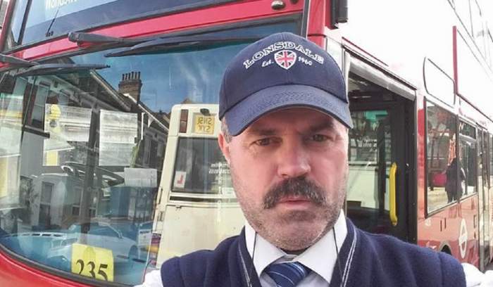 Nicu Enciu, un șofer de autobuz din Londra, a murit din cauza COVID-19. Era singur, iar ultimul gest pe care l-a făcut a fost să…