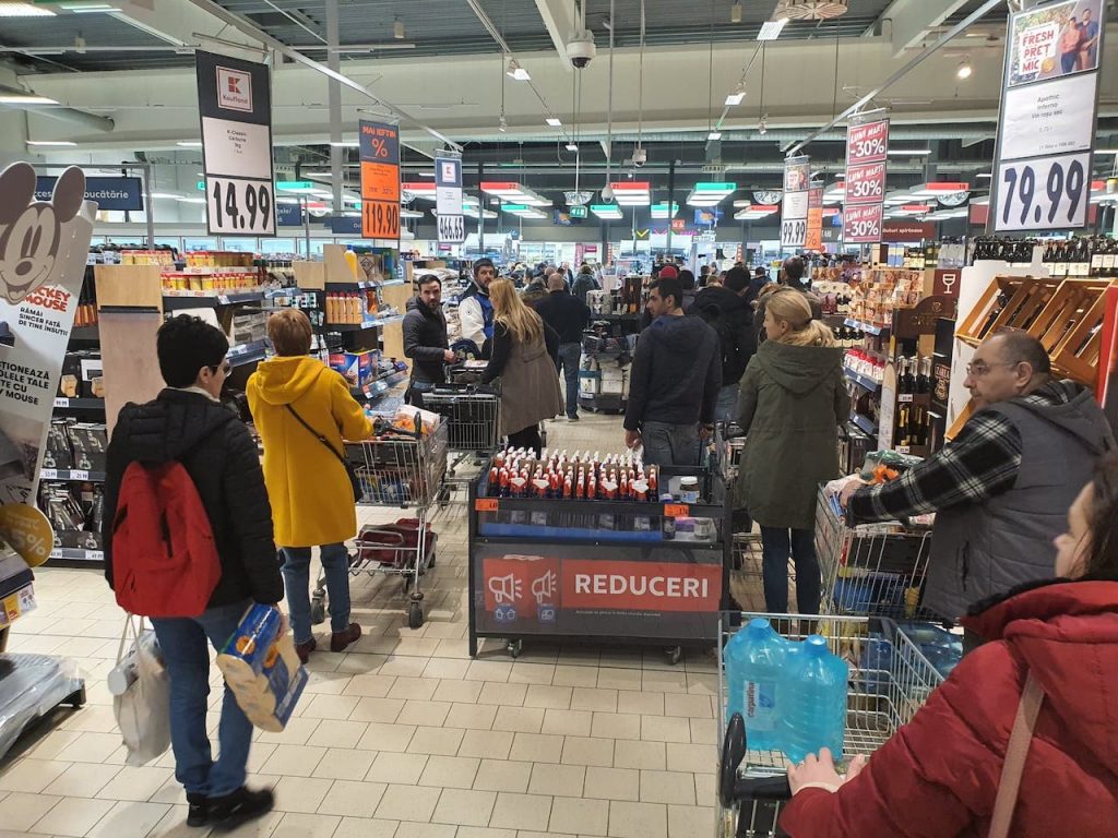 Care este cel mai periculos loc din magazinele Lidl, Mega Image sau Kaufland în timpul epidemiei de coronavirus