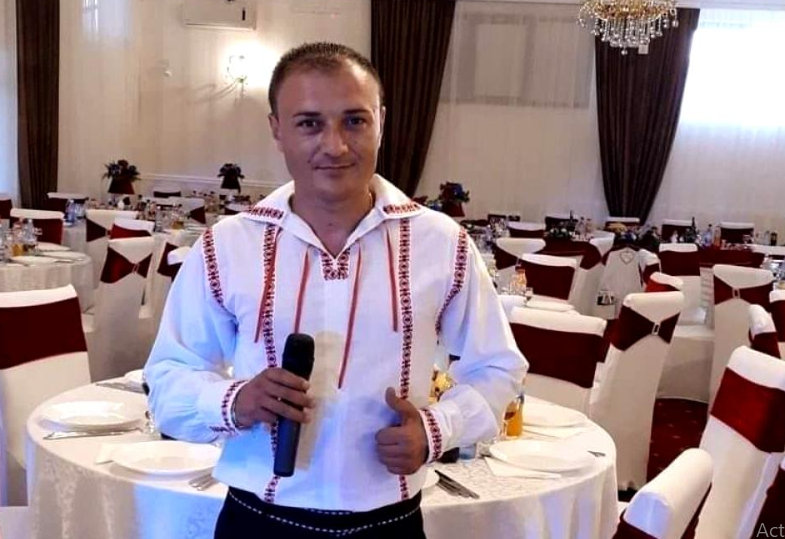 Un interpret de muzică populară din Vaslui, arestat că a înșelat mai multe tinere pe Facebook