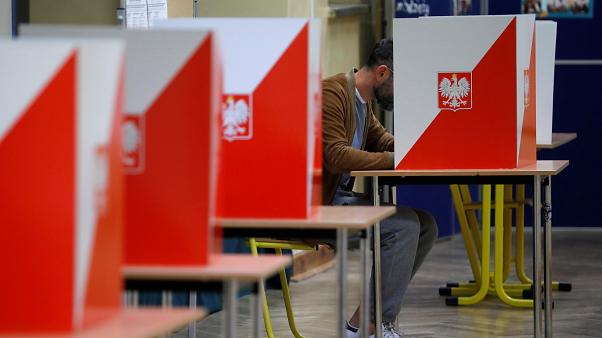 Record istoric în Polonia! Niciun alegător nu a votat la scrutinul prezidenţial de duminică