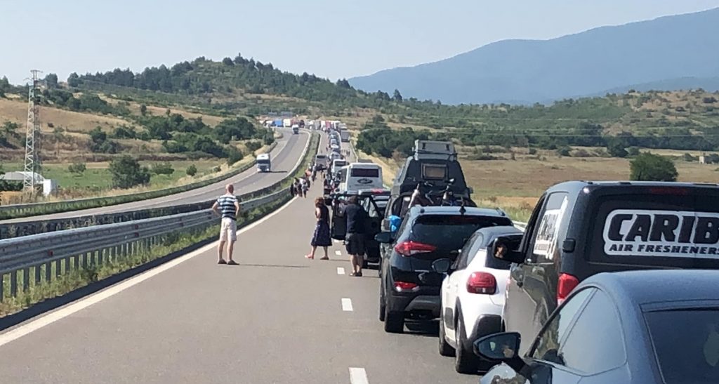 Alertă la granița cu Grecia! Autoritățile elene au anunțat măsuri drastice, după ce 29 de turiști, români și bulgari, au fost depistați cu coronavirus