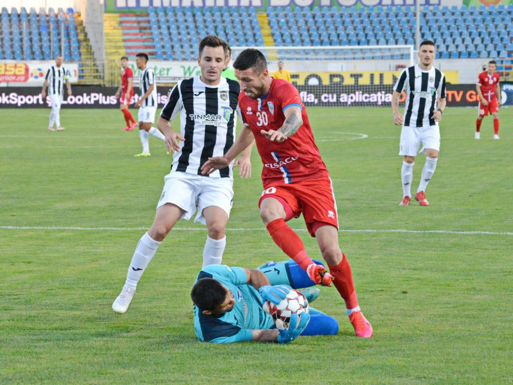 Bătălie în șapte pentru ultimele două locuri de play-off în Liga 1!