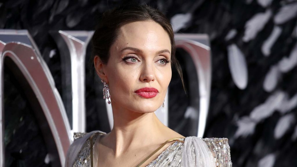 Ce spune Angelina Jolie despre relația lui Brad Pitt cu modelul german de 27 de ani. „Nu vrea să se…”