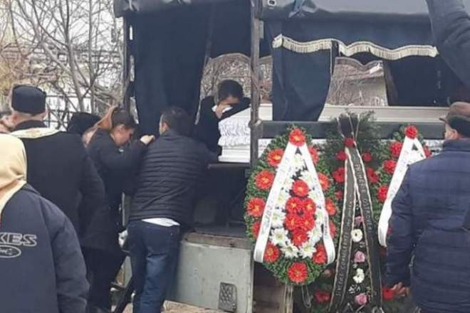 Povestea unei familii îndurerate din Prahova! Au stat cu mortul neîngropat 30 de zile pentru a dovedi că nu a decedat de COVID-19