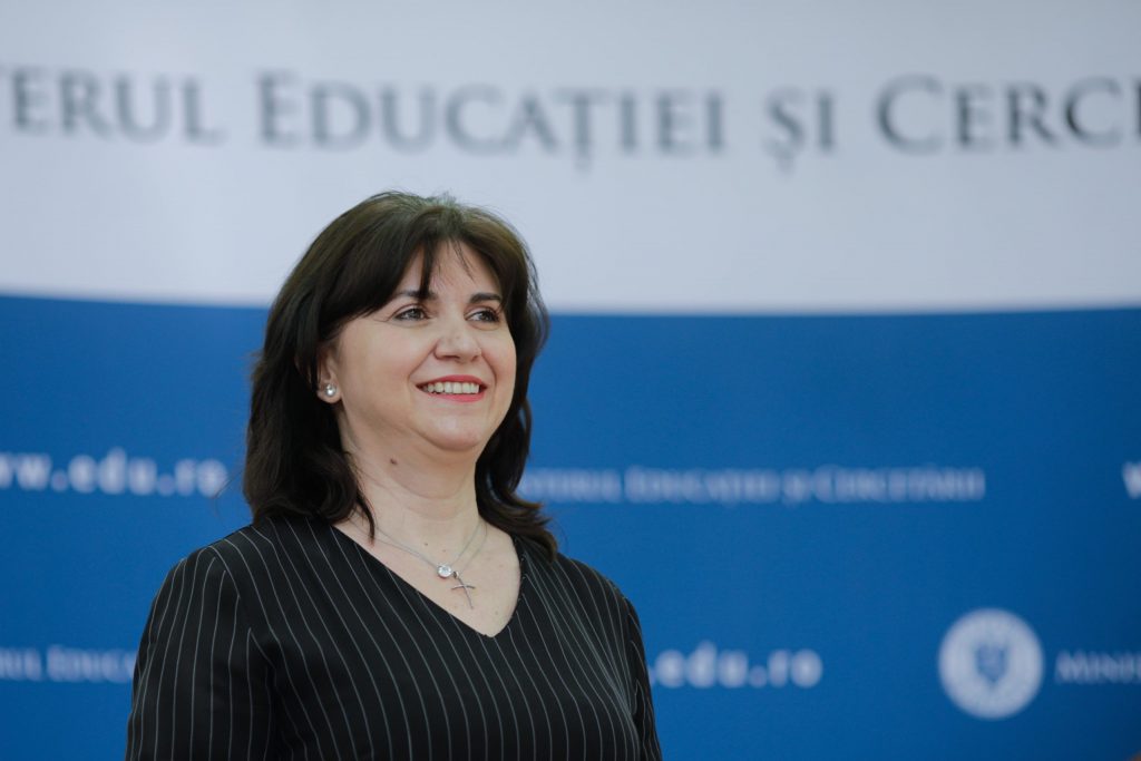 Anunțul făcut de Ministerul Educației! Elevii vor sta în aceeași bancă pe parcursul semestrului