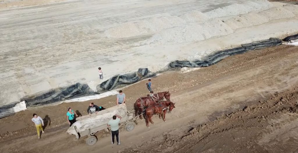 Hoţi surprinşi cu drona pe drumul expres. Poliţiştii au deschis dosar penal şi au identificat infractorii. VIDEO