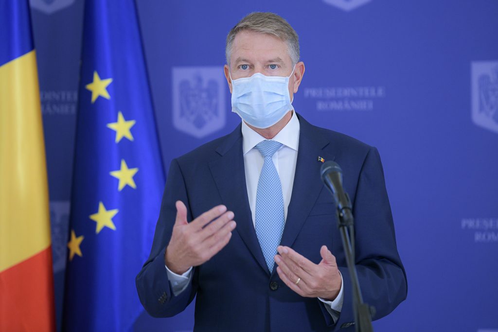 Klaus Iohannis, după ce numărul de cazuri noi COVID-19 a ajuns la aproape 7000: „efortul de a reduce curba infecțiilor trebuie să fie unul colectiv”