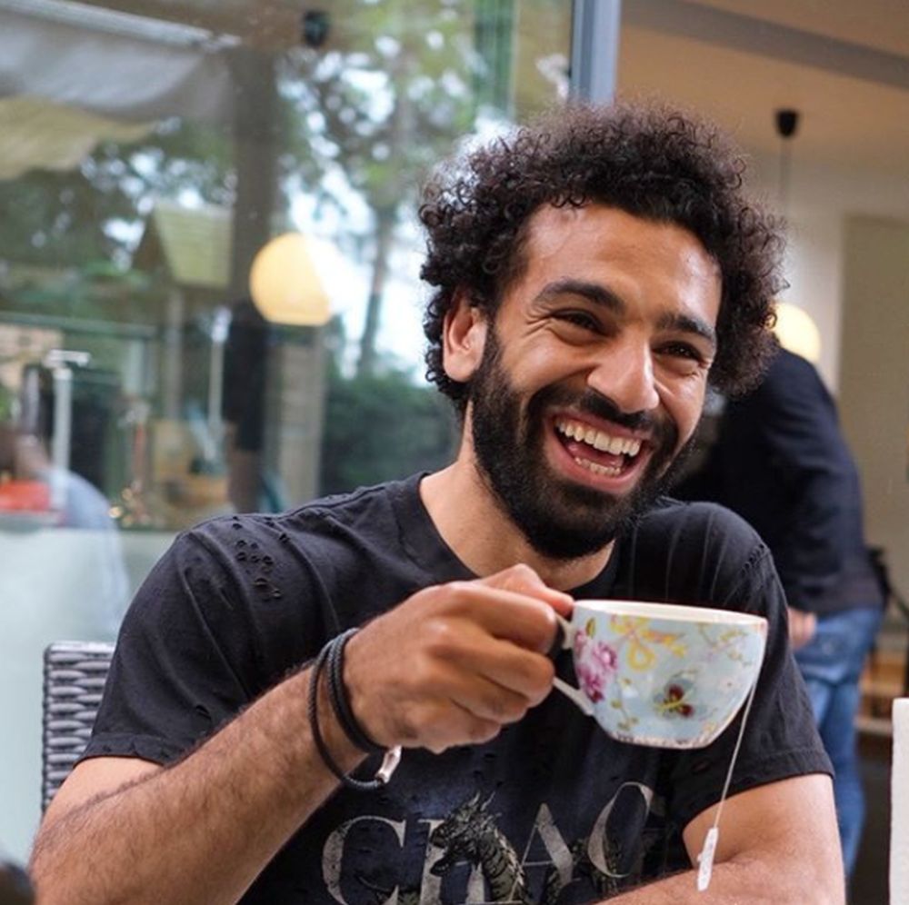 Mo Salah este eroul zilei în Anglia. Cum a salvat un om al străzii din mâinile unor agresori. FOTO