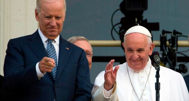 Joe Biden, președintele ales al S.U.A, felicitat de Papa Francisc după victoria obținută