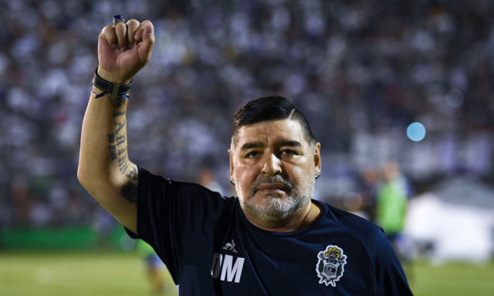 Maradona, pe patul de spital! Fostul jucător va fi operat de urgență pe creier