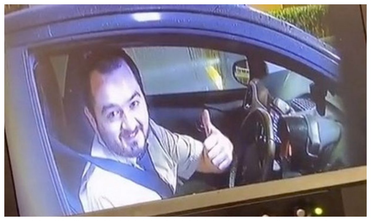 Un client McDonald’s a rămas cu gura căscată, după ce a văzut cum sunt gestionate comenzile la drive-thru