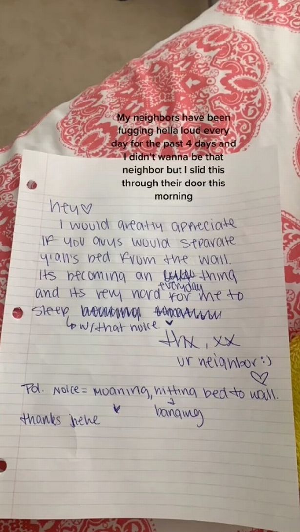 Incredibil! Cum i-a răspuns o femeie vecinei care i-a lăsat mesaj să nu mai facă zgomote noaptea în pat