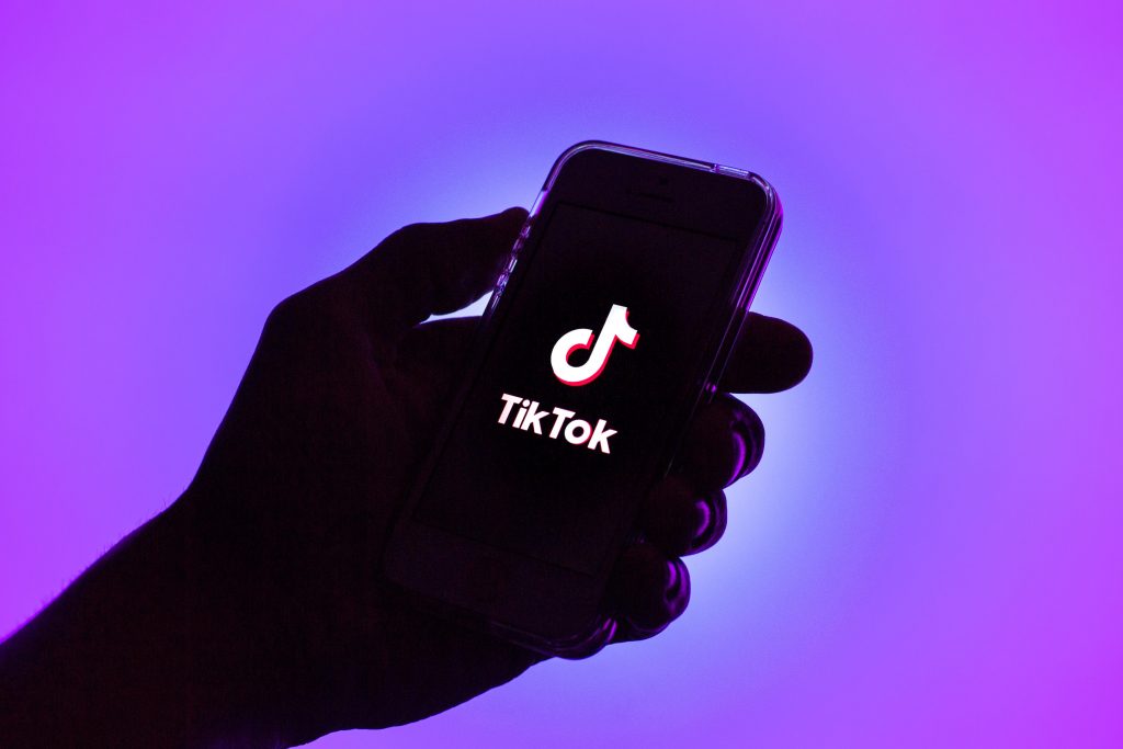 Un alt caz de sinucidere generat de o provocare TikTok. O fetiță de 12 ani a căzut pradă jocului periculos