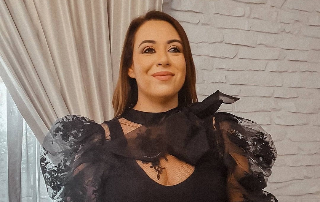 Oana Roman, de râsul internetului după un gest rușinos „Așa scrie în codul bunelor maniere?”