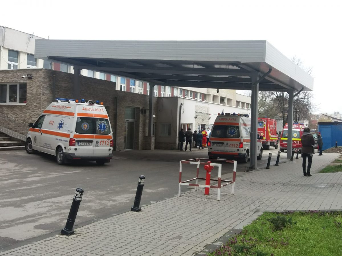 Situație-limită într-un spital din Craiova! Medicii mai operează doar urgențele, iar instalația de oxigen nu mai face față. FOTO