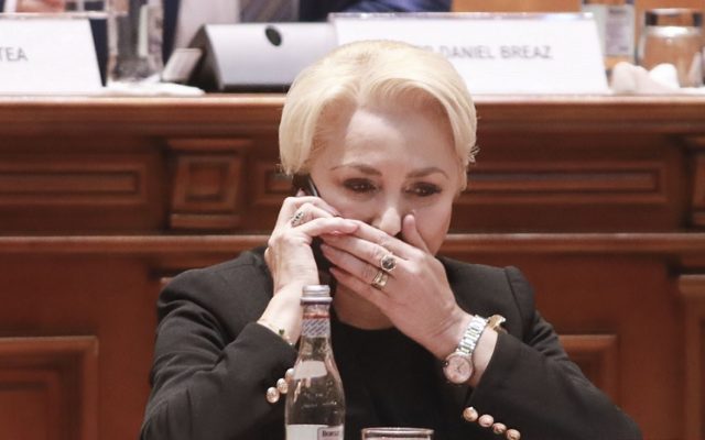 Cum a reușit Viorica Dăncilă să se angajeze la BNR „Fără uși deschise nu faci nimic în țara asta”