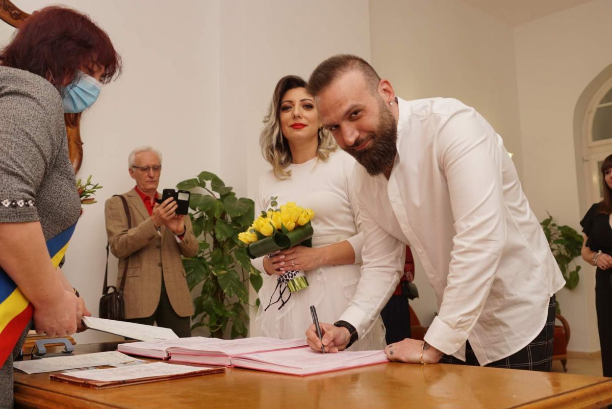Încă o nuntă în lumea mondenă! Cortes și iubita sa, Roxana, s-au căsătorit. FOTO