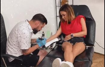 Andreea Antonescu are un nou tatuaj! Povestea emoționantă a numărului 57 de pe antebraț: ”Pentru el l-am făcut!”