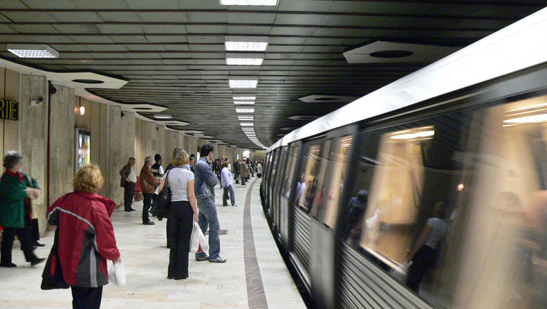 Posibilă tentativă de suicid la metrou! O femeie s-a aruncat în fața trenului