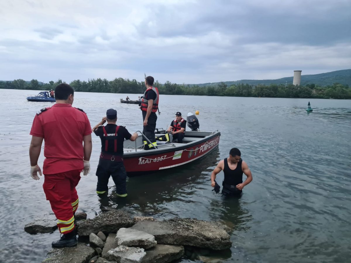 Un student al Şcolii de Marină din Constanţa a dispărut în Dunăre. Scafandrii au început căutările încă de seara trecută