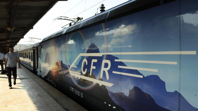 Tot mai mulți români vor să ajungă la mare! CFR suplimentează numărul de vagoane ale trenurilor către litoral