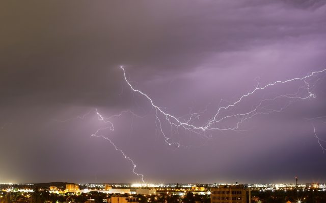 Avertizare ANM pentru weekend! Cod galben de averse, vijelii și grindină