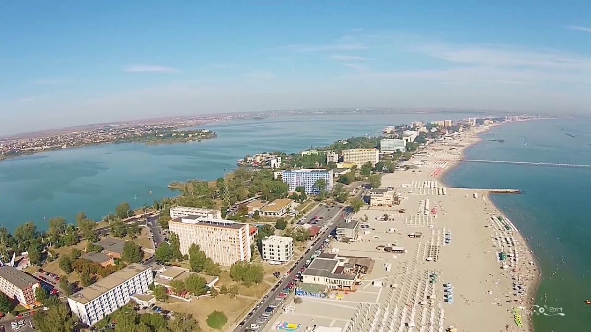 Care este atmosfera în Mamaia, înainte de marile petreceri de 1 mai. Au început pregătirile!