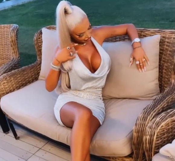 Loredana Chivu, ipostaze super-HOT la o petrecere. Cum au fost surprinse Andra Voloș și Ana Maria Mocanu alături de ea