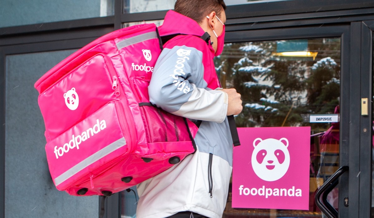 Să vezi și să nu crezi! Câți lei câștigă lunar un livrator de la Foodpanda