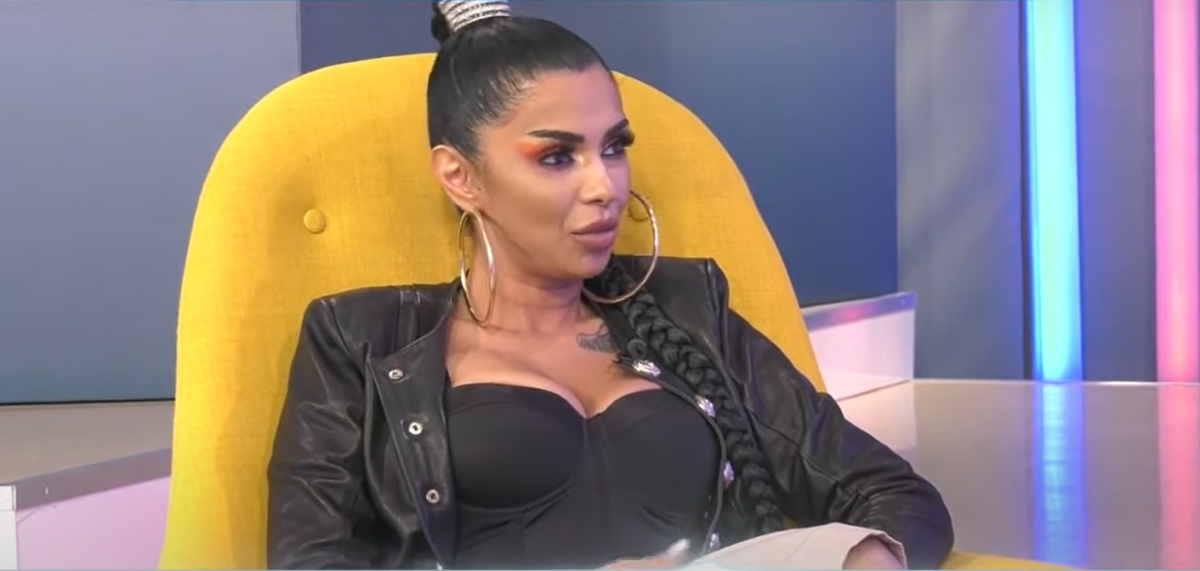 Raluca Drăgoi, implicată într-un nou scandal. Artista este acuzată că ar fi „spart a patra casă”