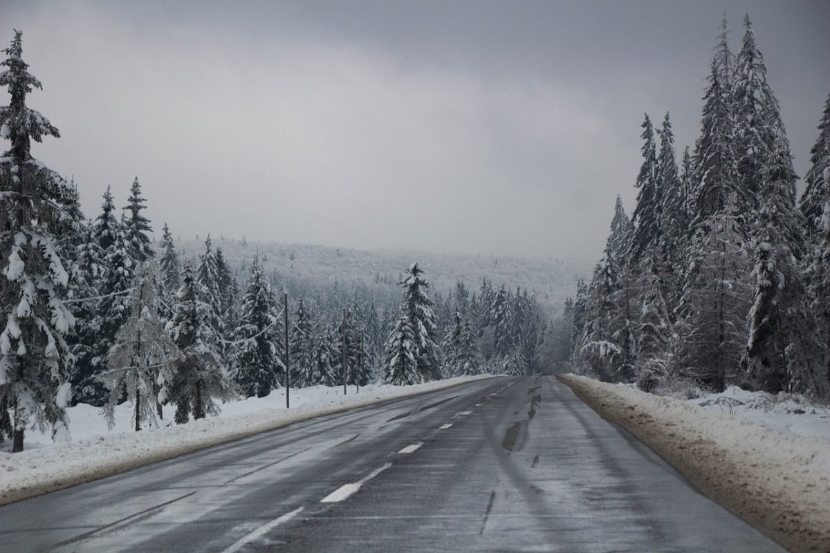 Meteo România. Ninsori, temperaturi scăzute și precipitații în mai multe zone din țară